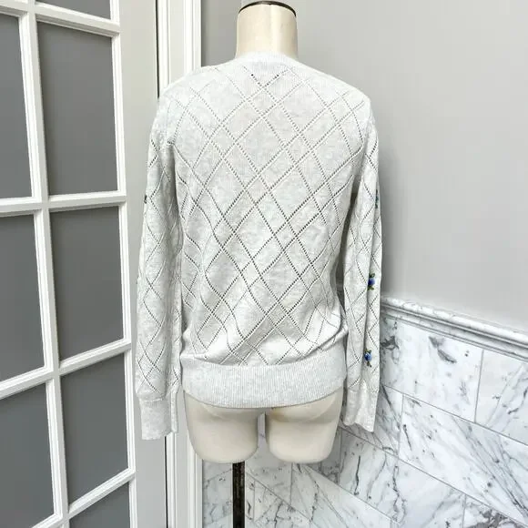 Label + Thread Lily Vee Diamond V-Neck Snow Blue Flower Sweater Small